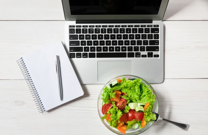 9 Ways to Make Eating at Your Desk More Fun | The Kitchn