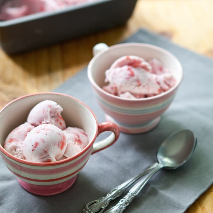 Recipe Vegan Strawberry Swirl Ice Cream The Kitchn 