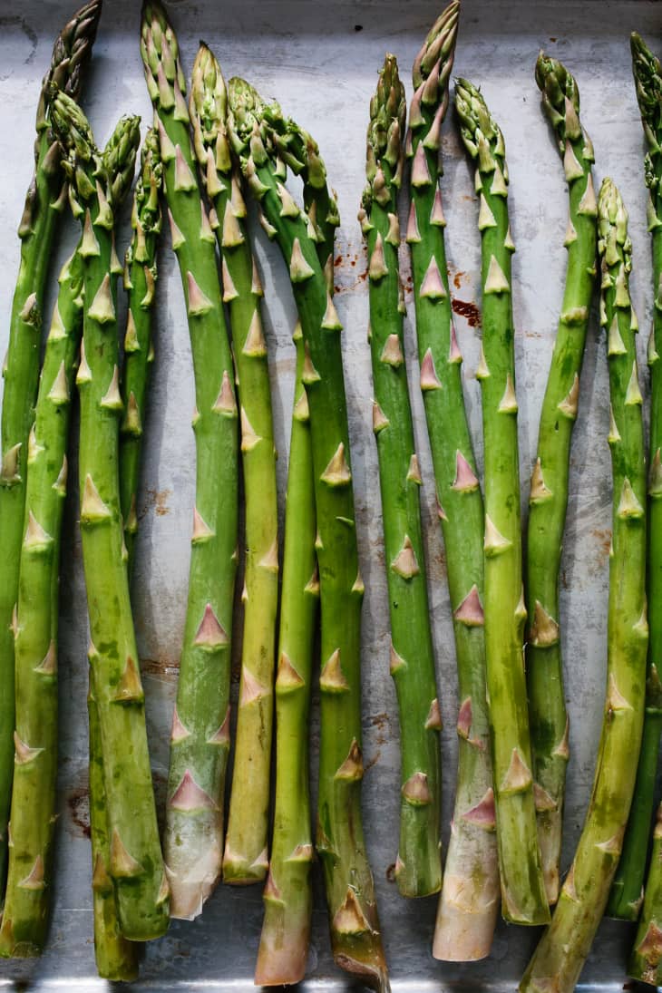 3 Tips for Picking a Better Bunch of Asparagus The Kitchn