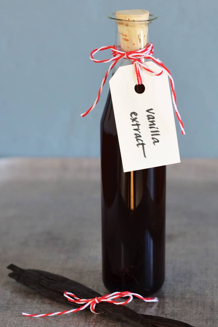 A Guide to Using Extracts and Oils in Your Holiday Baking The Kitchn