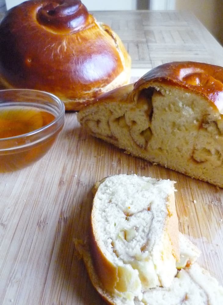 Recipe for Rosh Hashanah: Apple Butter Challah | The Kitchn