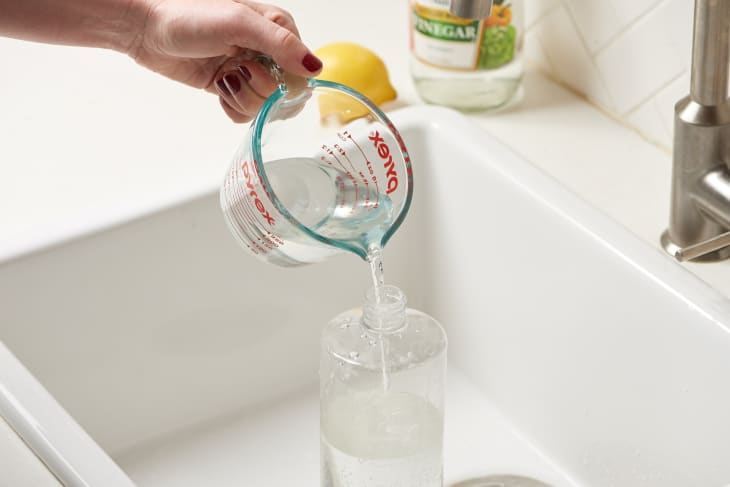 How to Make a DIY Fruit and Vegetable Wash (Step-By-Step Guide) | The ...