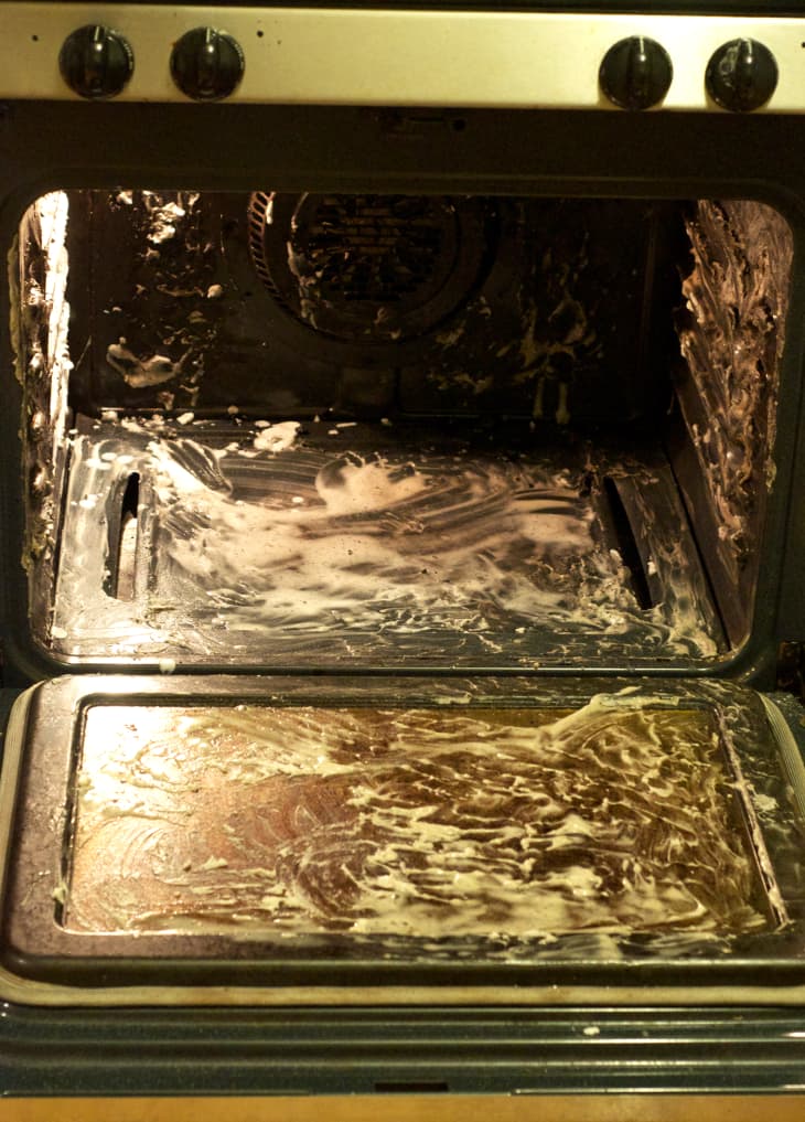 Cleaning the Oven That’s Never Been Cleaned (And Mostly Succeeding