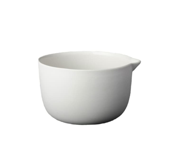 15 Classic Mixing Bowls with Pouring Spouts The Kitchn