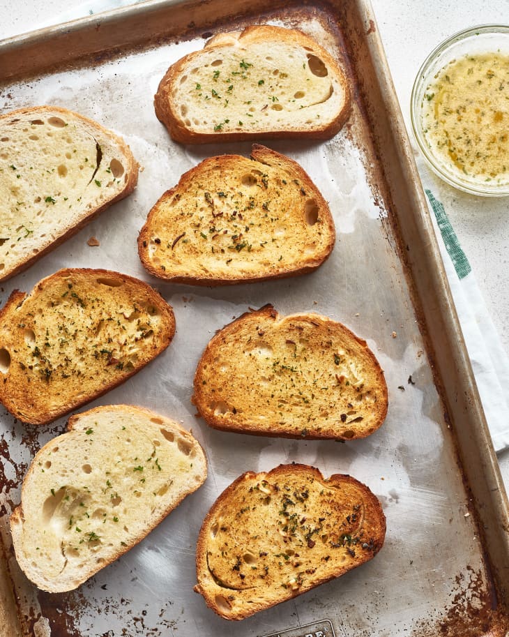 Texas Toast Recipe (Garlicky and Buttery) The Kitchn