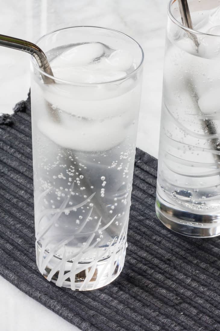 What’s The Difference Between Club Soda, Seltzer, And Sparkling Mineral ...