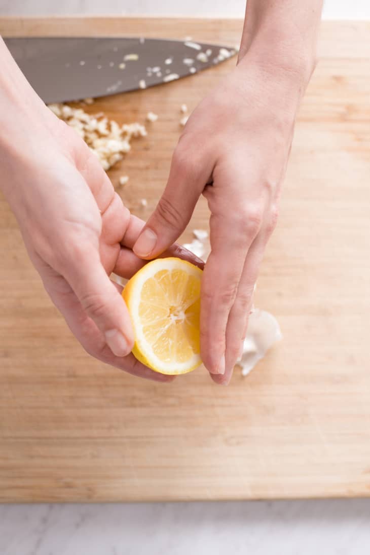 The Best Way to Get Garlic Smells Off Your Fingers The Kitchn
