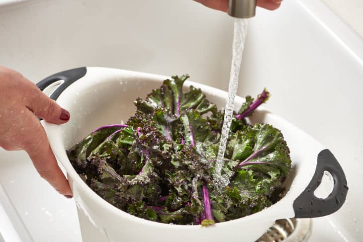 How to Make a DIY Fruit and Vegetable Wash (Step-By-Step Guide) | The ...