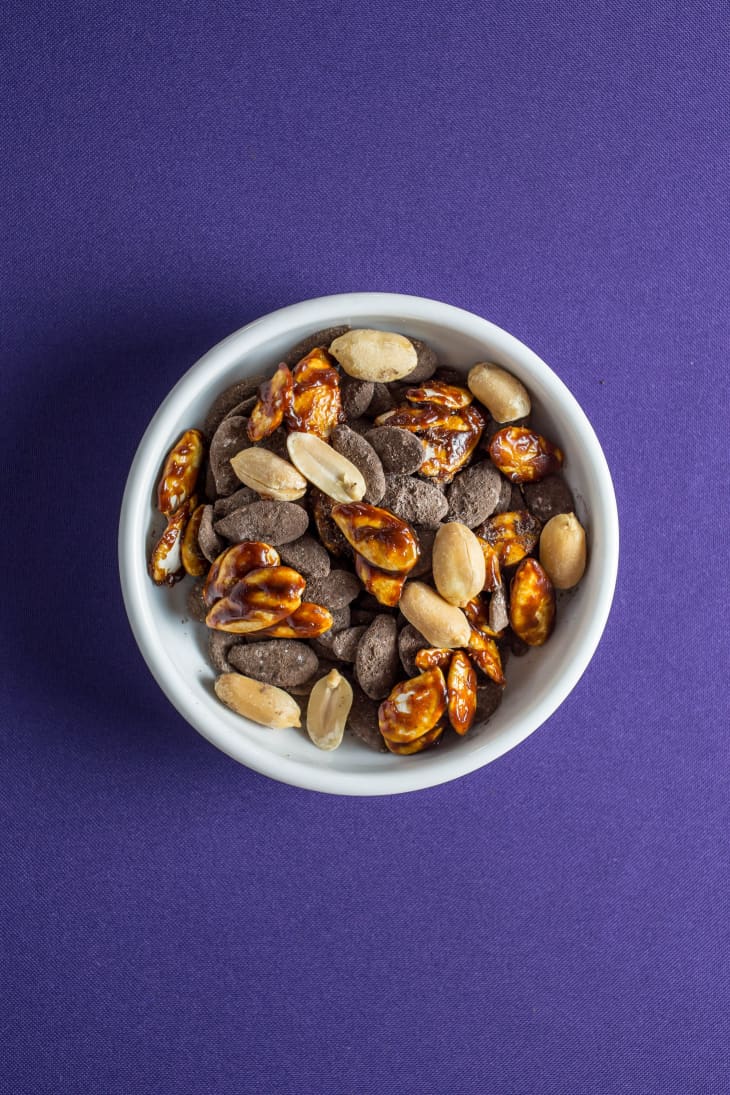 how-to-make-roasted-pumpkin-seeds-taste-like-halloween-candy-the-kitchn