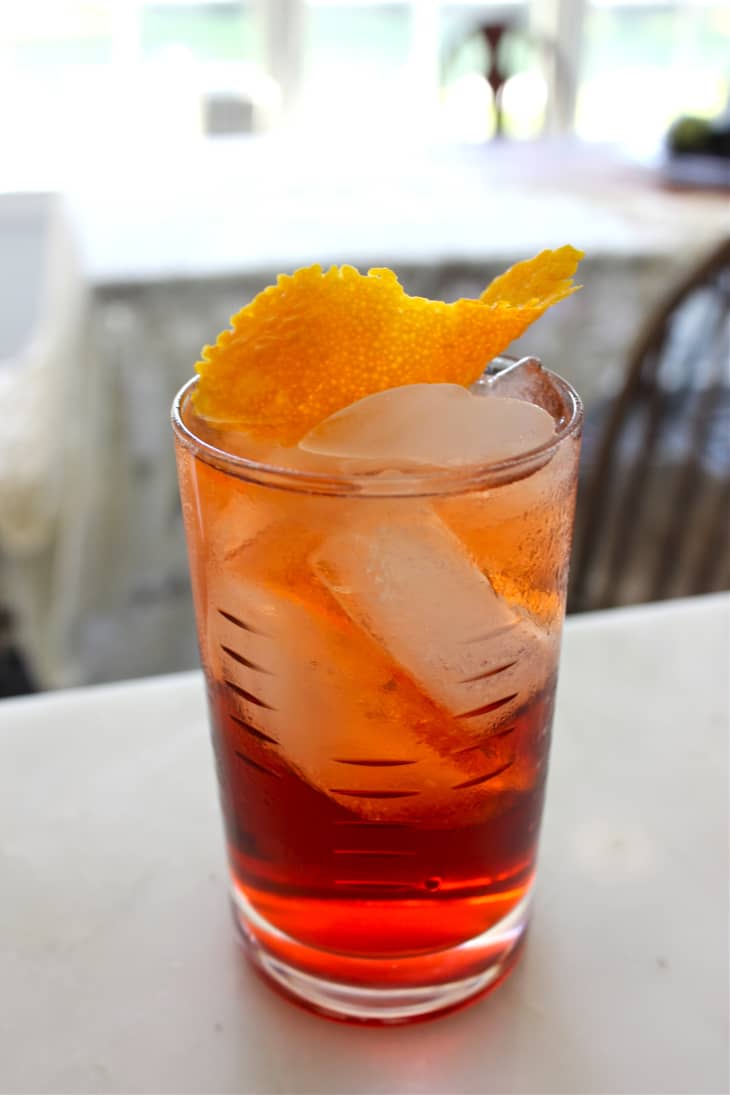 How to Make a Negroni Cocktail (Easy 4Ingredient Recipe) The Kitchn