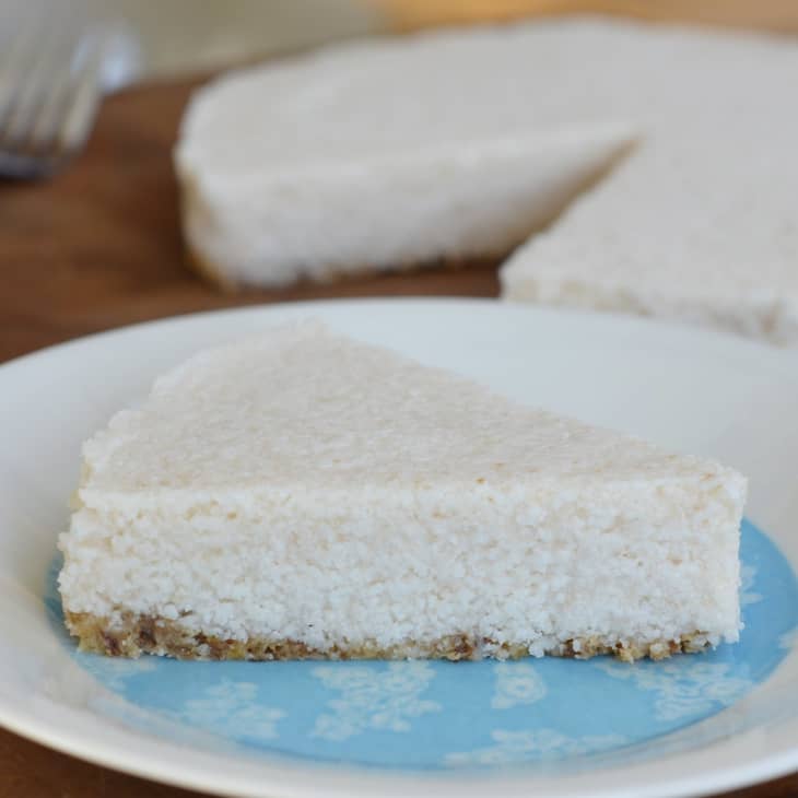 it-s-raw-it-s-awesome-but-can-the-rawsome-vegan-baking-book-really