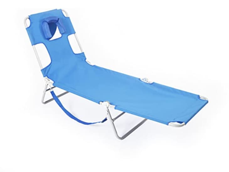 Product Image: Ostrich Lounge Chaise with Face Hole