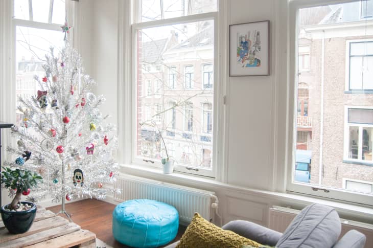 8 Unique Decorating Ideas For A Christmas Tree