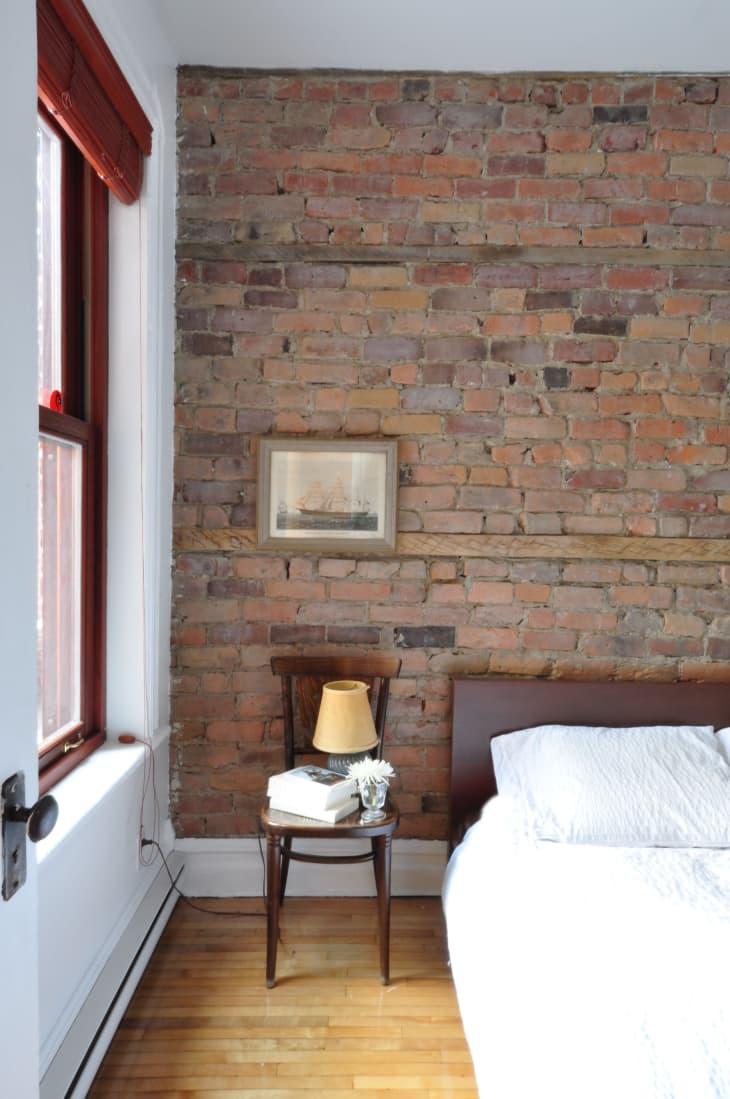 14 Stunning Brick Wall Bedrooms to Inspire Your Sleep Space | Apartment ...