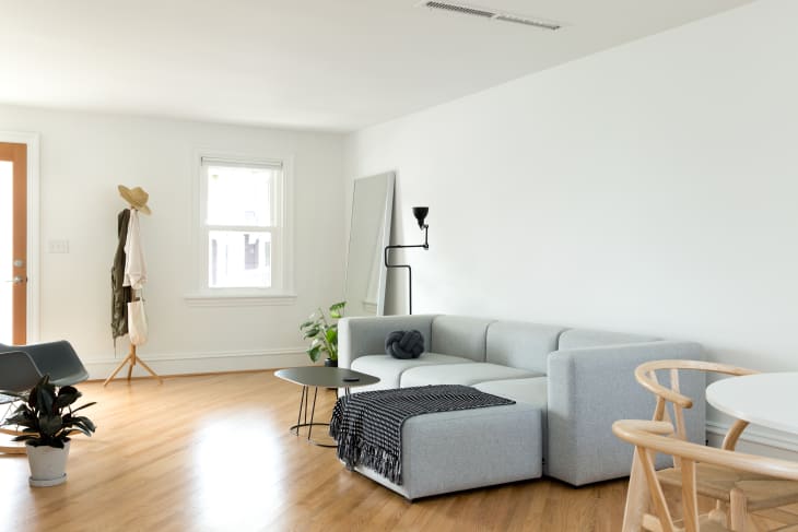 37 Minimalist Living Room Ideas to Simplify Your Life | Apartment Therapy