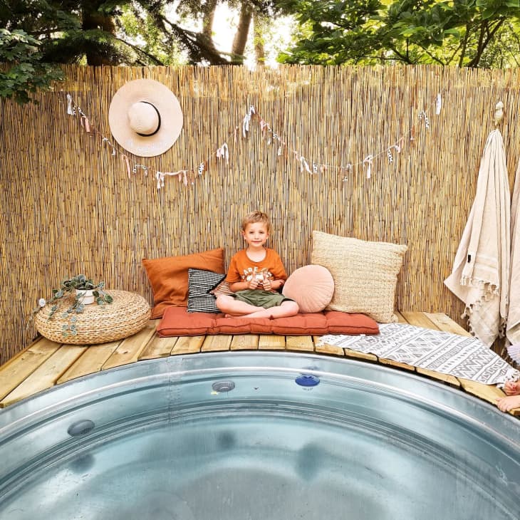 21 Small Backyard Pool Ideas (With Photos of Tiny Pools) | Apartment ...