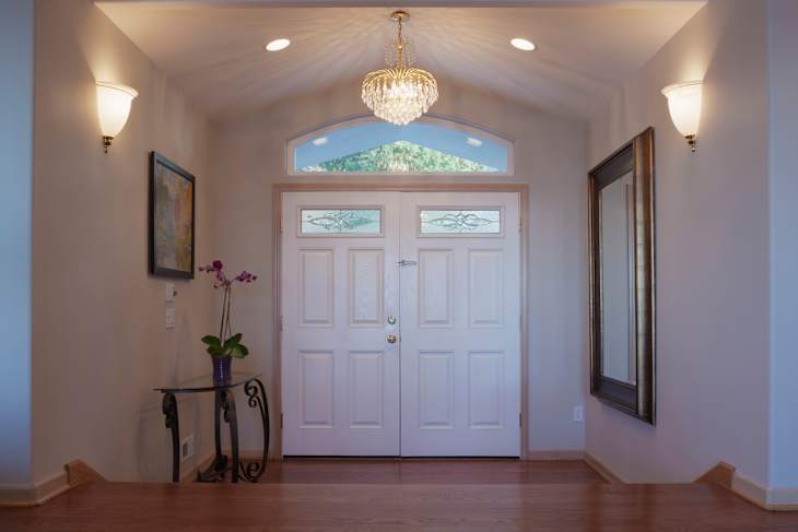 How to Decorate Odd Entryways: Transform with Style