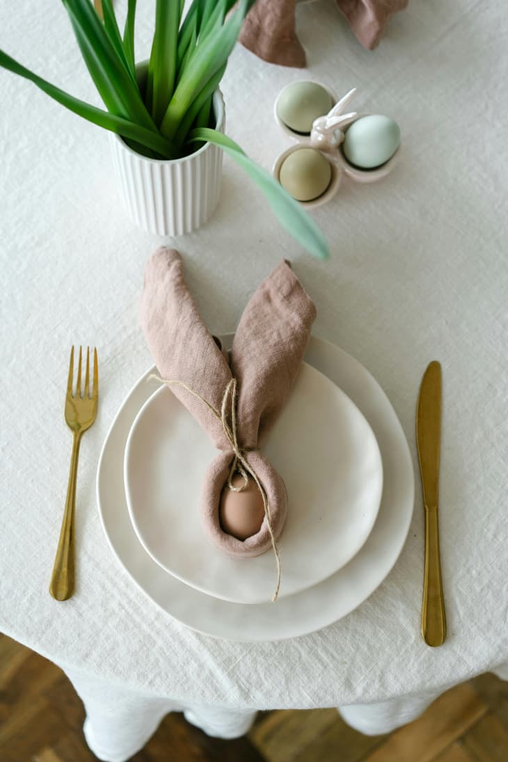 15 Pretty Easter Table Decor Ideas (That Aren’t Just Bunnies!) | The Kitchn