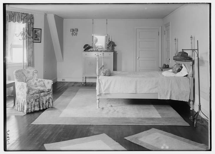 boys bedrooms from the 1800s        
        <figure class=