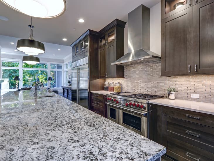 5 Kitchen Design Trends Already on Their Way Out in 2024 | Apartment ...