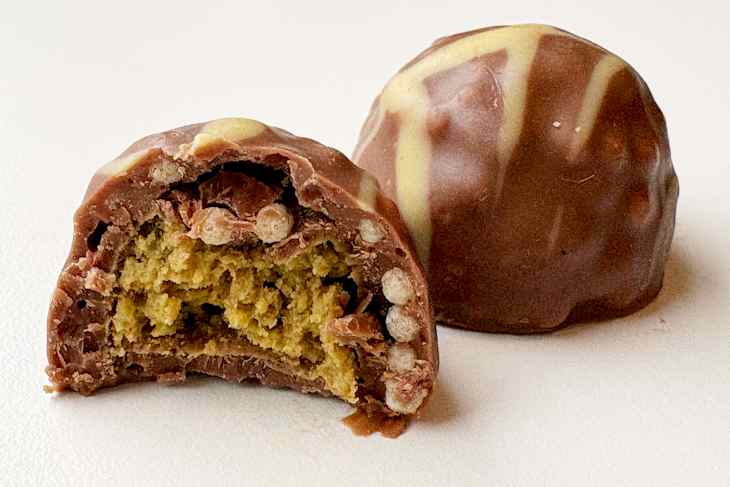 Dubai chocolate hits SA shelves for R400: Is it worth the price