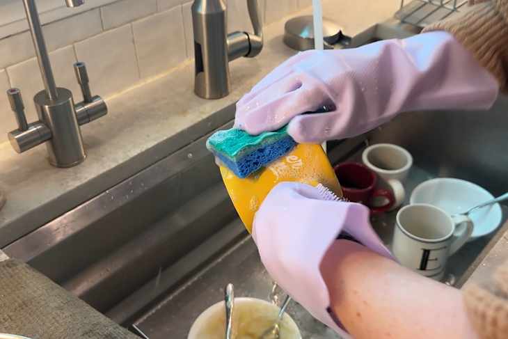 How to Wash Kitchen Gloves: Easy Tips for Spotless Cleanliness