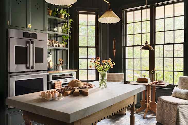 Joanna Gaines Painted Her Kitchen Cabinets the Most Gorgeous Green ...