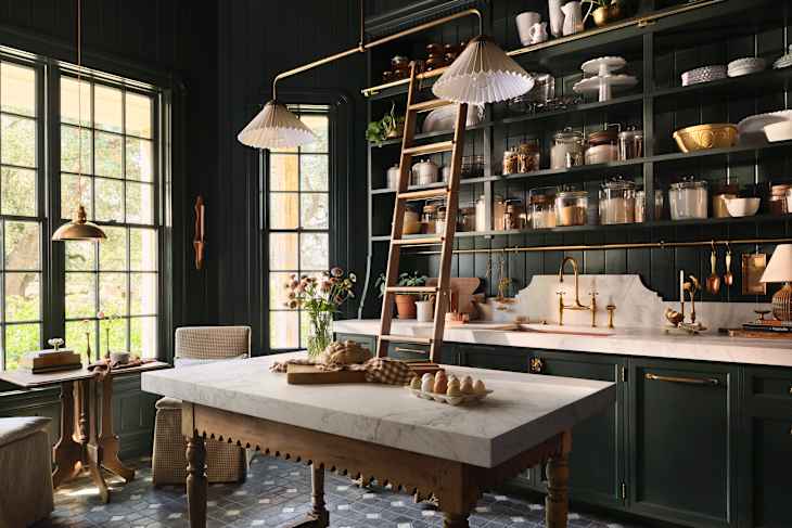 Joanna Gaines Painted Her Kitchen Cabinets the Most Gorgeous Green ...