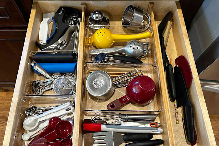 The $3 Organizer This Pro Swears By That Transformed My Kitchen | The ...