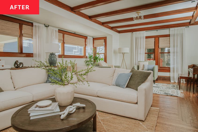After: Cozy living room with wooden beams and long horizontal windows