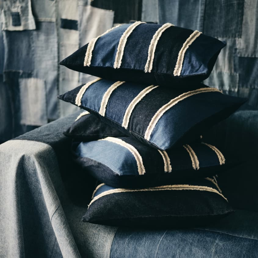 Product photo from IKEA MÄVINN Collection: pillows