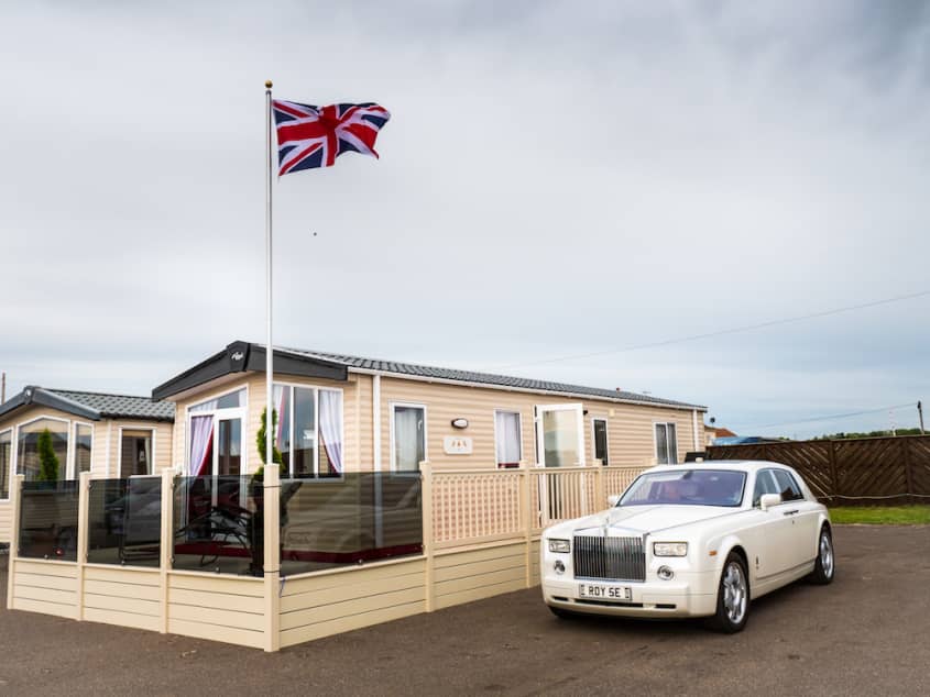 Parkdean Resorts Has a Buckingham PalaceThemed Mobile Home Apartment Therapy