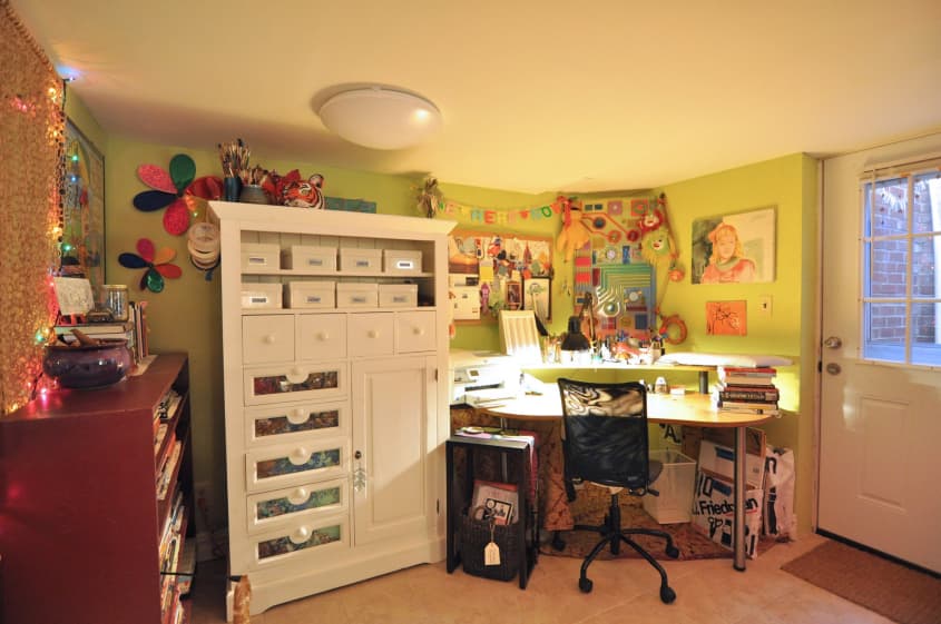 Laura Lee’s Bright & Playful Basement Studio Apartment Therapy