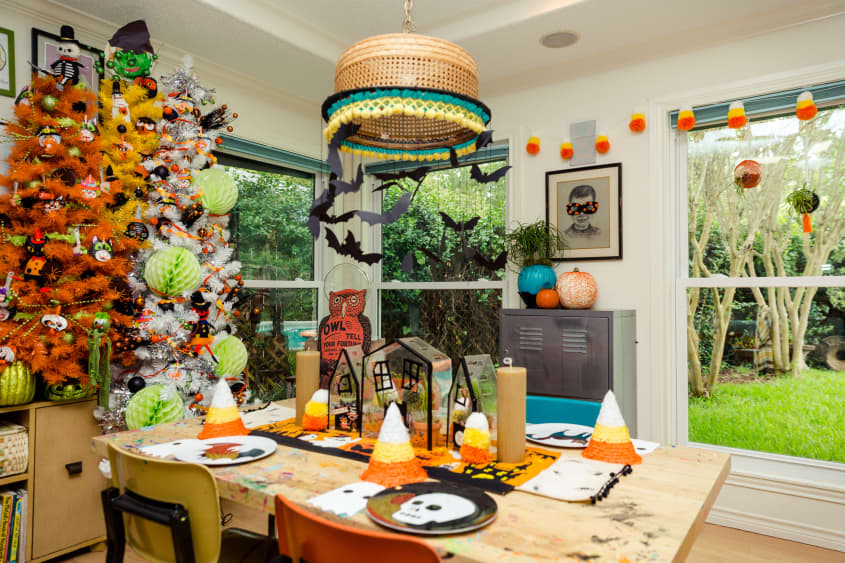 Jen Perkins' Halloween Decorated Austin Home | Apartment Therapy