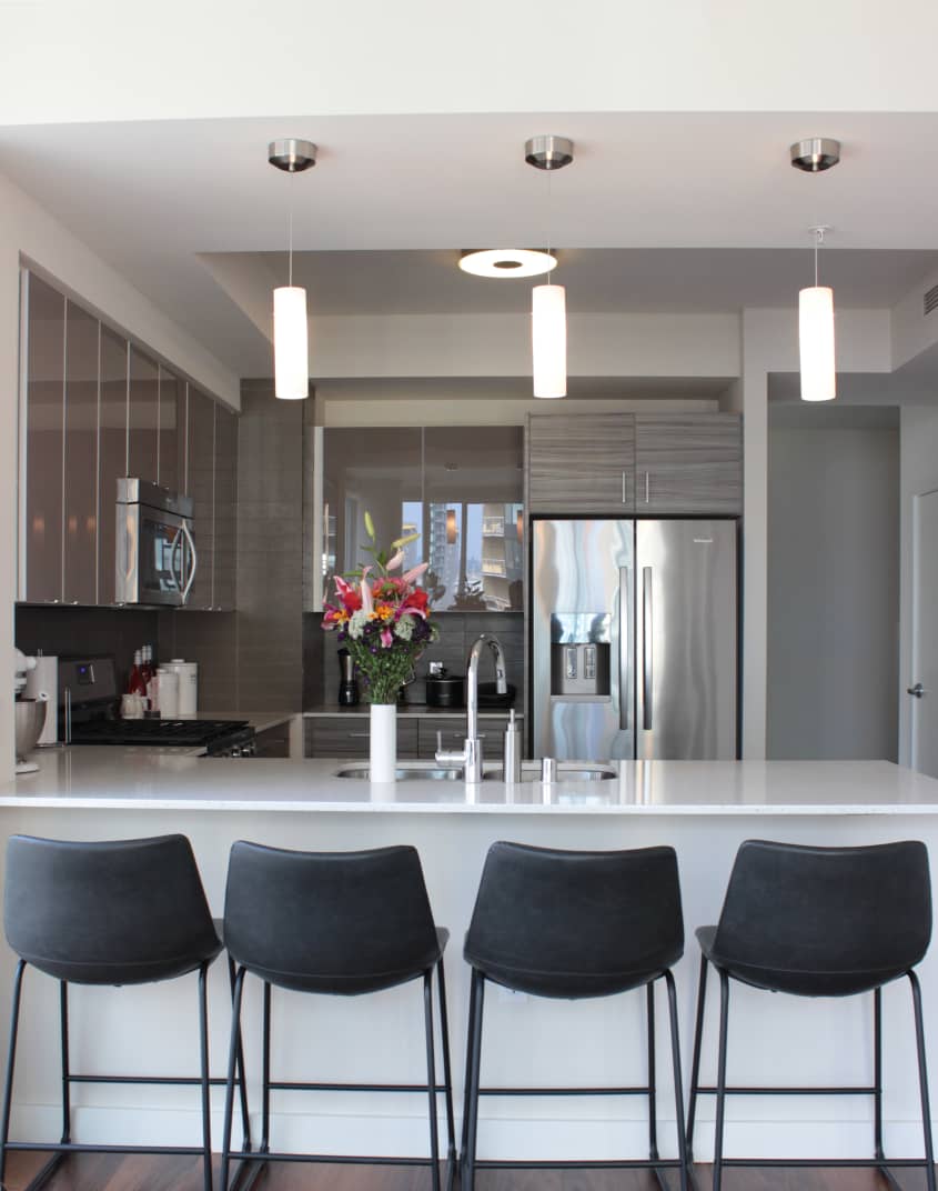 L.A. Transplants Settle Into a Sleek Seattle Apartment Apartment Therapy