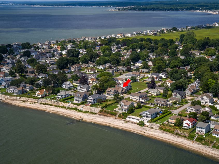 41 Saltaire Drive, Old Saybrook, Connecticut Apartment Therapy