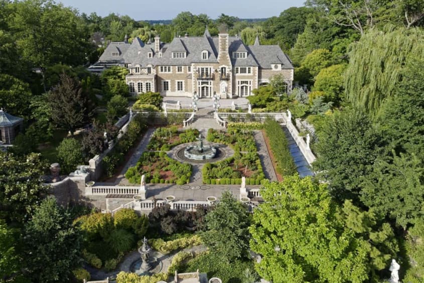 The Great Gatsby Mansion is For Sale Apartment Therapy