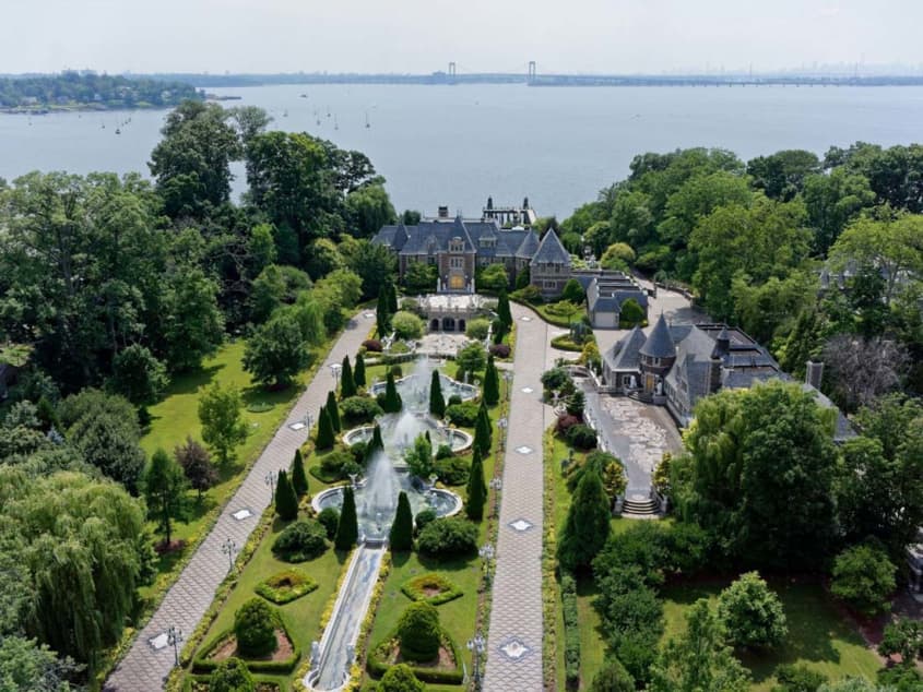The Great Gatsby Mansion is For Sale Apartment Therapy