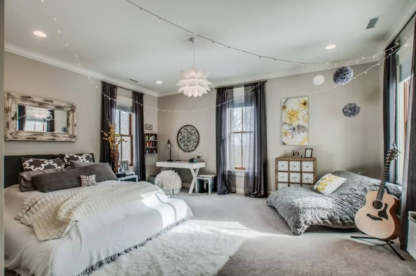 Miley Cyrus Buys a Modern Farmhouse in Her Tennessee Hometown