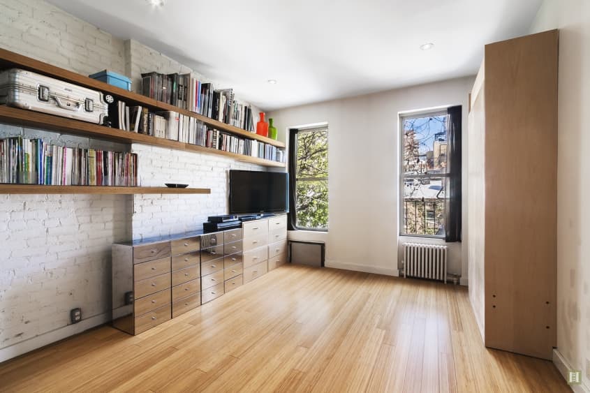 This Chelsea Studio Is Listed for Under $500K—But There’s a Reason ...