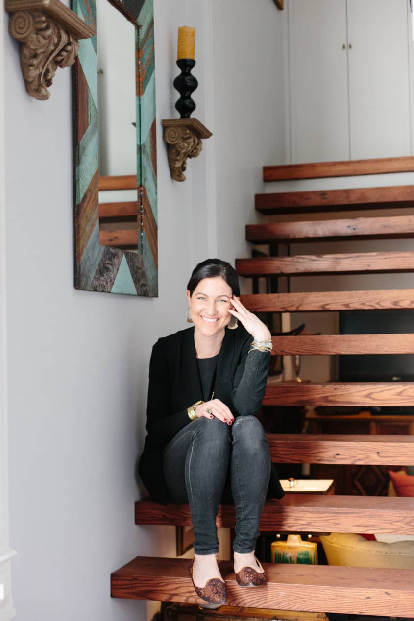 House Tour A Vivacious Brooklyn Heights Studio Apartment Therapy