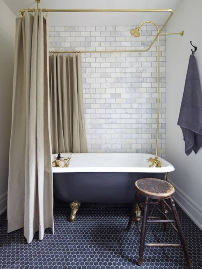 Bathroom Inspiration: 10 Colorful Clawfoot Tubs | Apartment Therapy