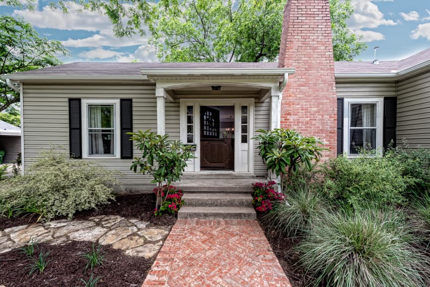 Dutch Door House Fixer Upper | Apartment Therapy