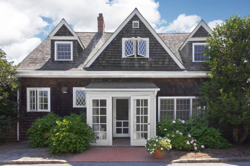 Grey Gardens Carriage House For Sale Hamptons Photos Apartment Therapy