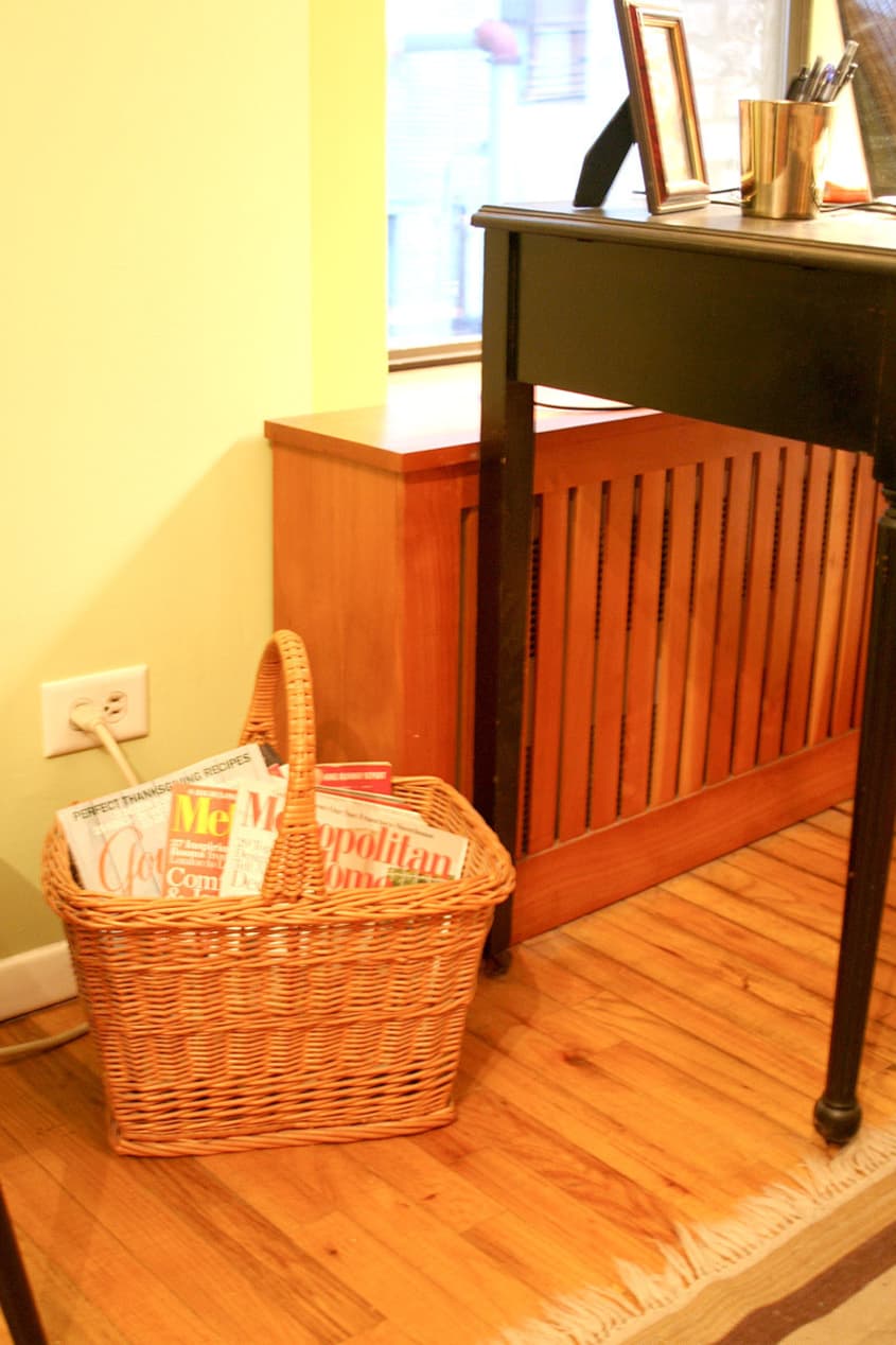 Laura’s Inviting Live / Work Studio Apartment Therapy