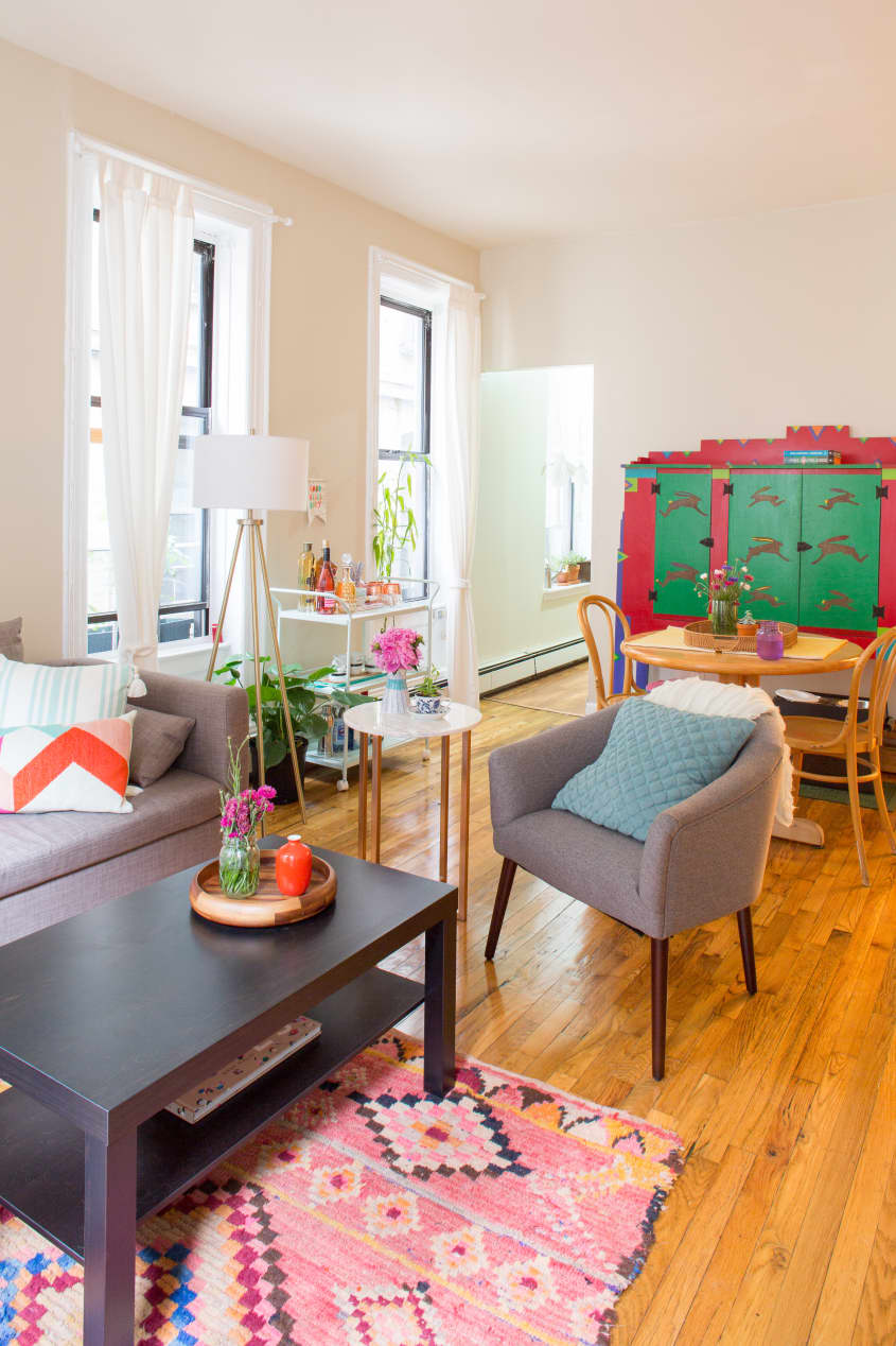 A Dog’s Eye View of Aspen’s Comfy, Sunny Brooklyn Abode | Apartment Therapy