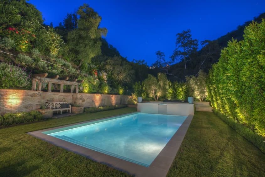 Check Out Reese Witherspoon And Ryan Phillippe S 16m Former Fairytale Bel Air Pad Apartment