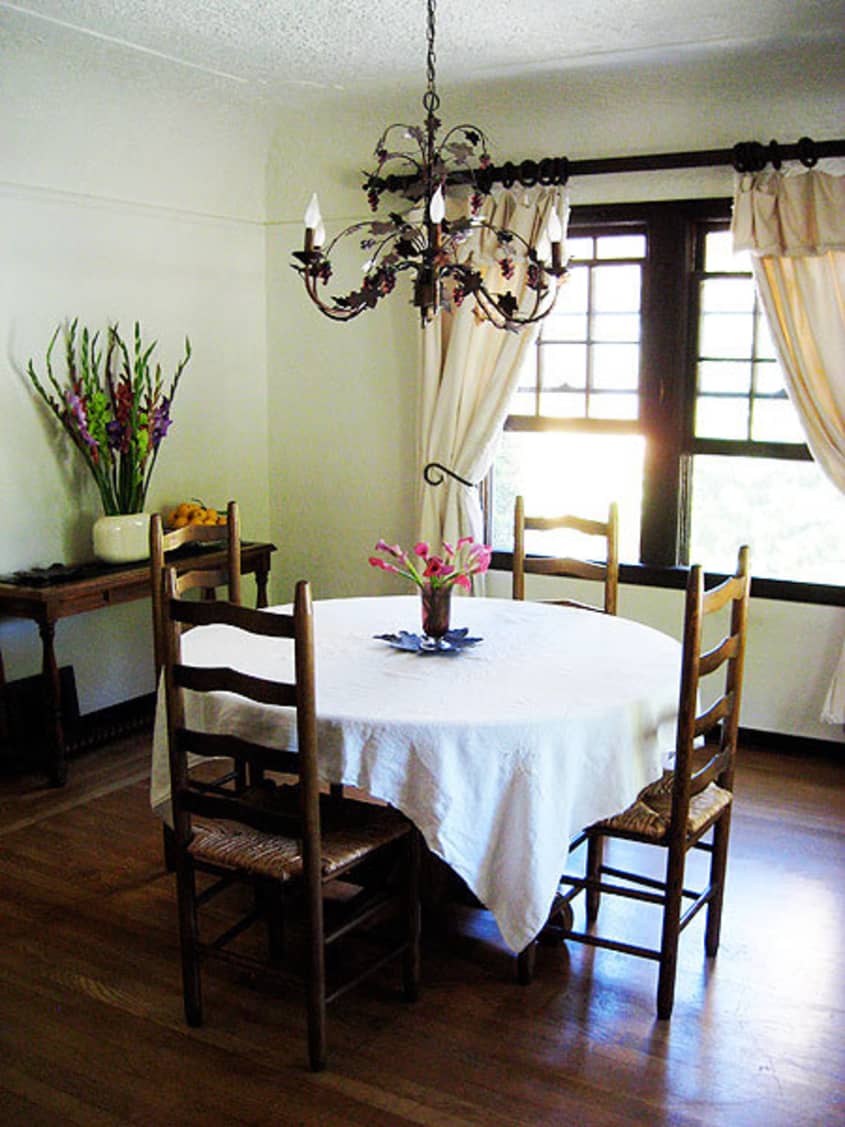 Melissa and Stephen’s Preserved Spanish Revival Apartment Therapy