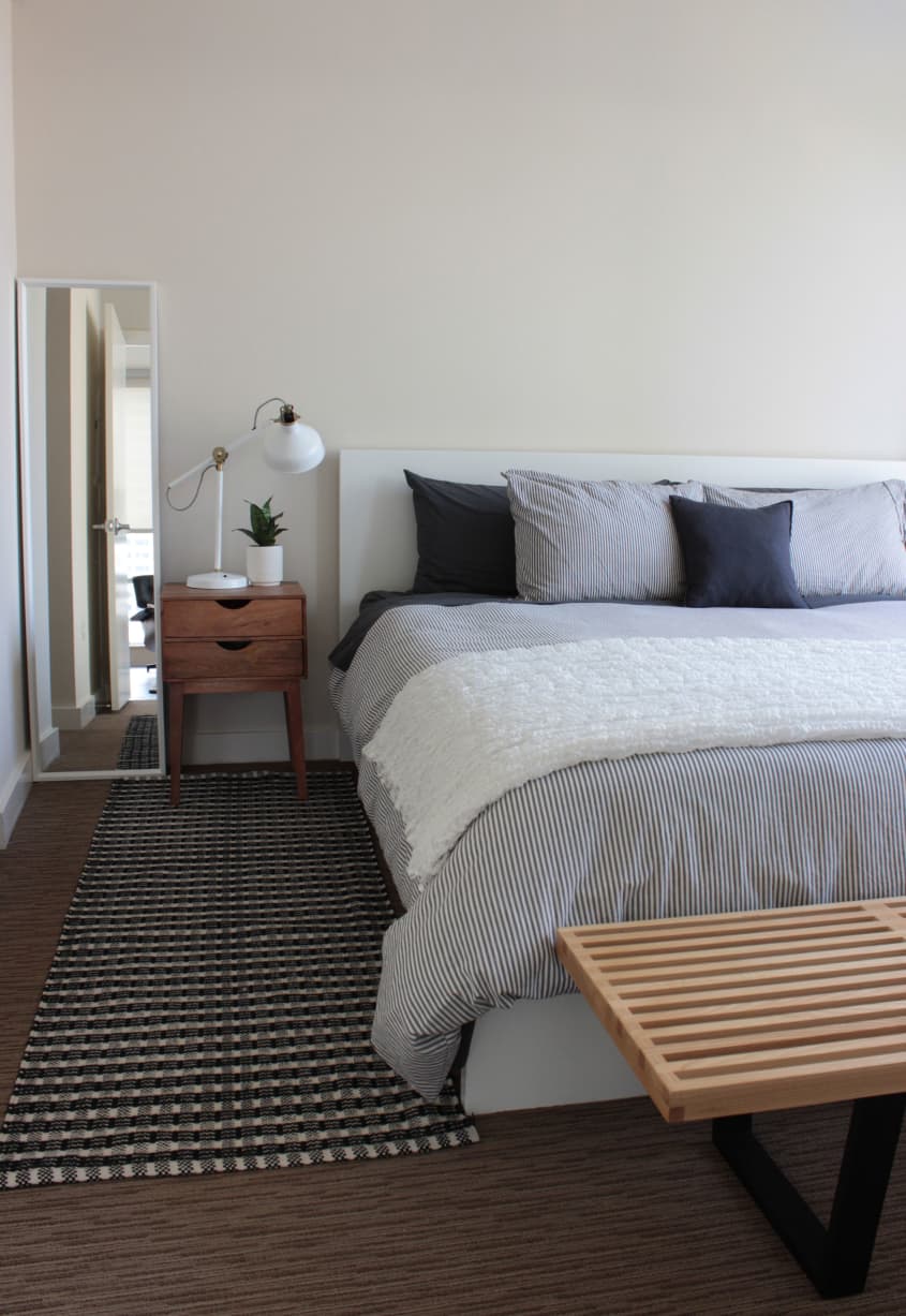 L.A. Transplants Settle Into a Sleek Seattle Apartment Apartment Therapy