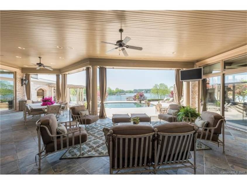 Shake ‘n’ Bake In Ricky Bobby’s Manse From Talladega Nights | Apartment ...